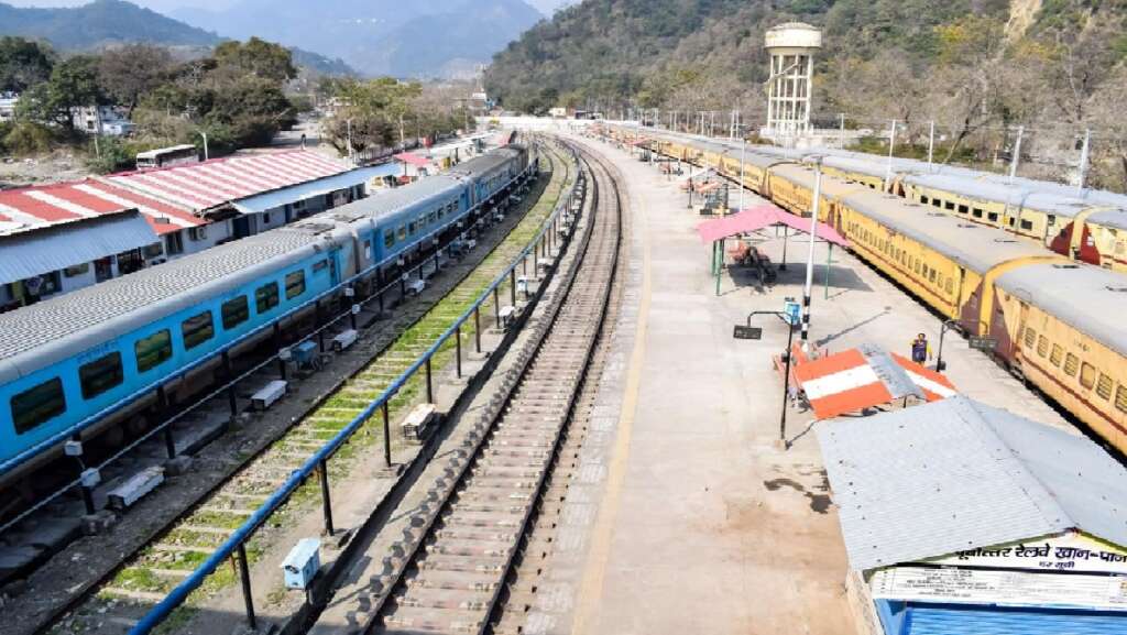 Kathgodam Mumbai Train